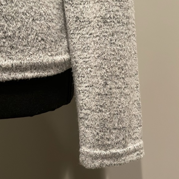 DYNAMITE Mottled Light Grey Mockneck Sweater. Size Medium. - Picture 4 of 11
